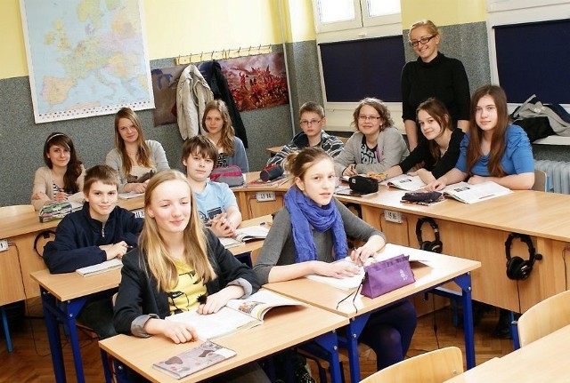 Inowrocław. Klasa Ic uczy się w "Czwórce" informatyki, biologii i historii po angielsku
