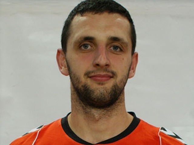24-letni Żak to wychowanek Vive Targi Kielce. W ub. sezonie grał w II-ligowej drużynie KSZO Odlewnia Ostrowiec Świętokrzyski.