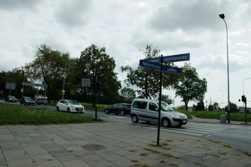 Wciąż odkładana w czasie jest rozbudowa ul. Kocmyrzowskiej,...