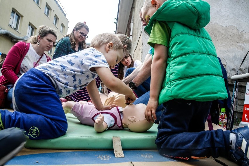 9-latek przyznał że, jest po szkoleniu z udzielania...