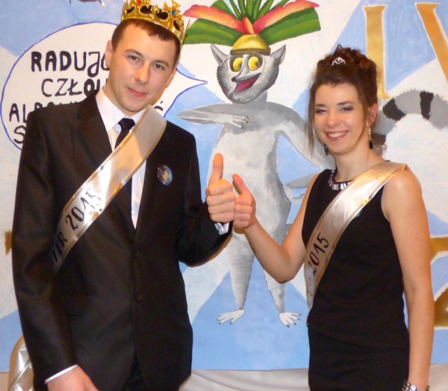 Małgorzata Glonek i Dominik Cieślak fetują tytuły - szkolnych Miss i Mistera Studniówki 2015. Oboje biorą także udział w plebiscycie Miss i Mister Studniówki "Echa Dnia"!