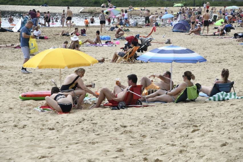 Świętokrzyska Ibiza oblężona. Tysiące plażowiczów wypoczywało nad zalewem w Sielpi (WIDEO, zdjęcia)              