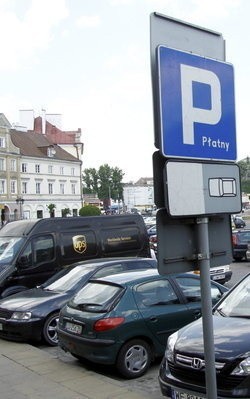 Koniec z podziałem na płatne i bezpłatne miejsca parkingowe w centrum Lublina - od 1 października zacznie funkcjonować strefa płatnego parkowania, Fot: Małgorzata Genca