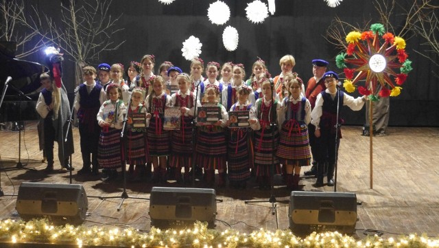 Zespół "Radosne Nutki" z Mirowa odniósł sukcesy na Festiwalu Kolęd i Pastorałek „Opoczyńskie Kolędowanie 2024”