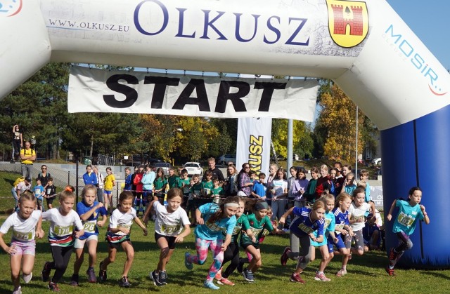 Młodzi biegacze rywalizowali w Olkuszu w Grand Prix Małopolski w biegach przełajowych