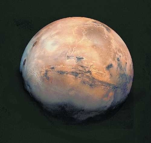 Zdjęcie Marsa wykonane przez sondę Viking. Na środku...