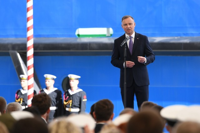 Prezydent RP Andrzej Duda na otwarciu kanału żeglugowego przez Mierzeję Wiślaną