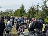 Mnóstwo motocyklistów na "II Moto Pikniku i nie tylko.." w Ożarowie. Było nabożeństwo, rajd i pokazy. Zobacz zdjęcia