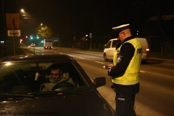 Policja kontroluje kierowców w Dojlidach