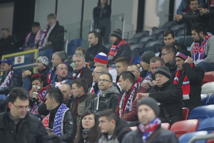 Górnik Zabrze - Śląsk Wrocław. Kibice odśpiewali hymn ZDJĘCIA KIBICÓW