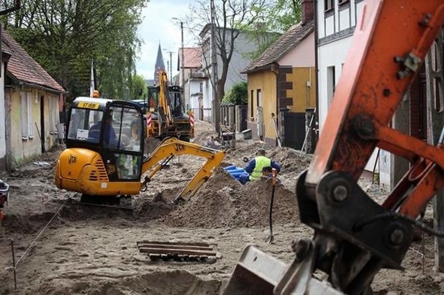 Wcześniej wyremontowane zostały odcinki nawierzchni ulicy Sprzymierzeńców od skrzyżowania z ulicą Mickiewicza do Chopina