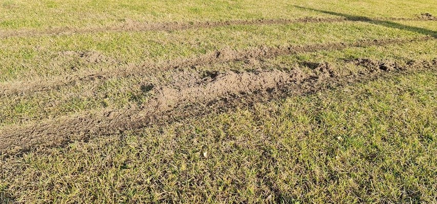 Boisko w Solcu nad Wisłą zostało kompletnie zniszczone (ZDJĘCIA)