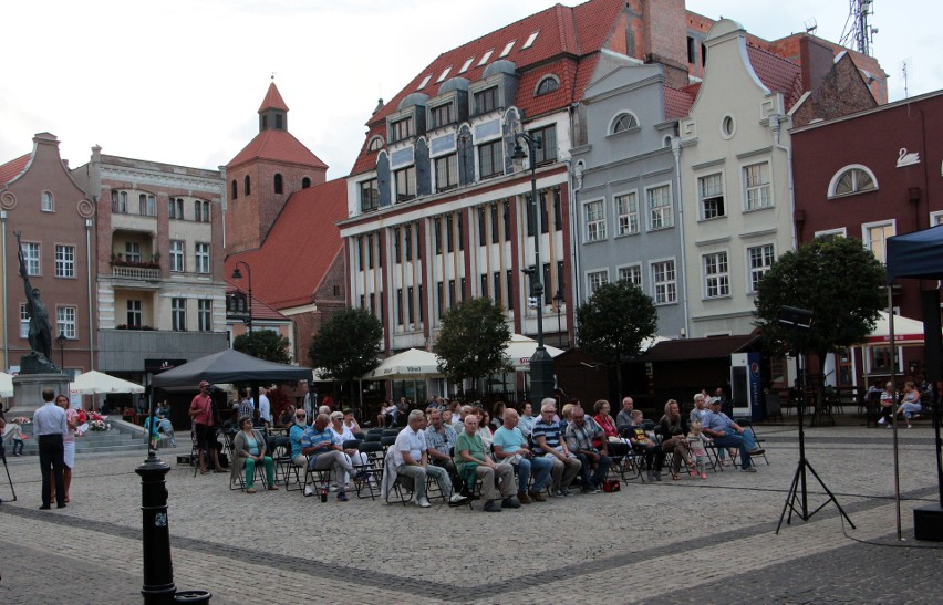 Lato na Starym Mieście w Grudziądzu. Koncert Trio Animato na Rynku [zdjęcia]