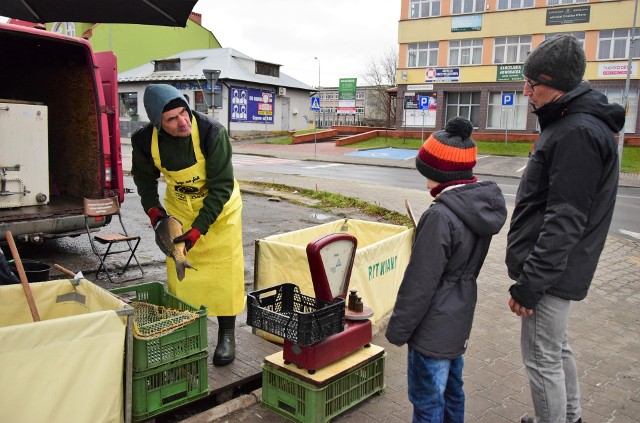 Karp, amur czy inna ryba? Przed Wigilią 2021 gospodarstwa rybackie nie narzekają na brak klientów.