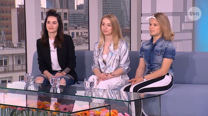 Ewelina Lisowska promuje siostry w telewizji. Zobacz, jak wygląda Aleksandra i Alicja! Czy też mają talent do śpiewania? 