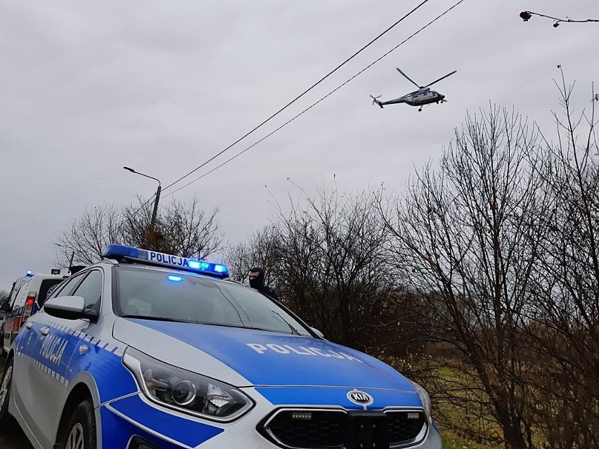 Podlaskie. Policja zatrzymała 7 kolejnych przewoźników nielegalnych migrantów. Obława na kierowcę karetki (zdjęcia, wideo)