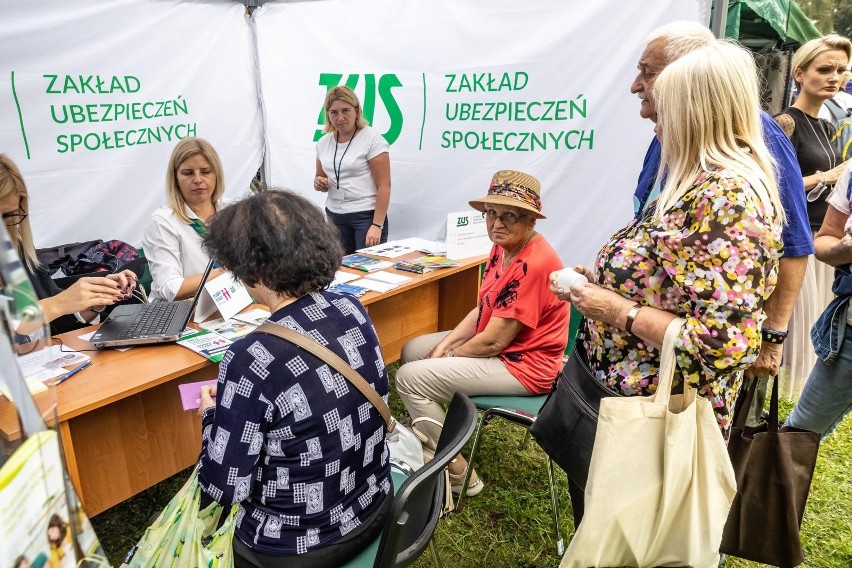 Krakowscy seniorzy chętnie biorą również udział w ich...