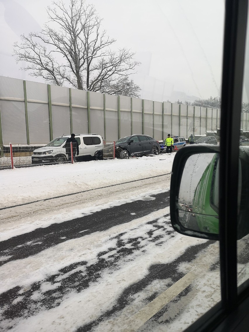 Trasa Generalska w Białymstoku zablokowana po zderzeniu...