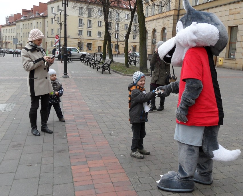 Kwiaty na Dzień Kobiet od GKS Tychy.