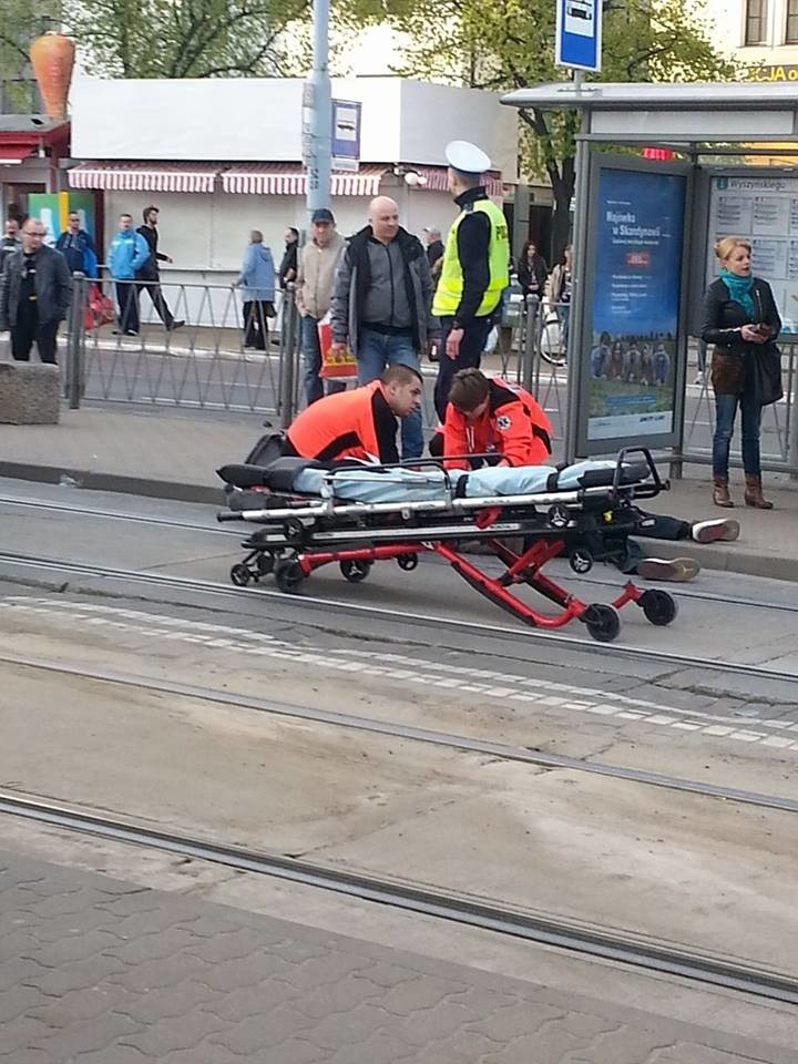 Na ul. Wyszyńskiego przechodzień wpadł pod autobus