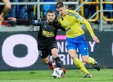 Piłkarz Arki Gdynia, Damian Zbozień liczy na zwycięstwo z Sandecją i dementuje plotki transferowe