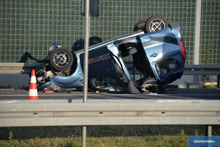 Dwa poważne wypadki pod Włocławkiem w tym samym czasie. 3 osoby, w tym dziecko w stanie ciężkim [zdjęcia]