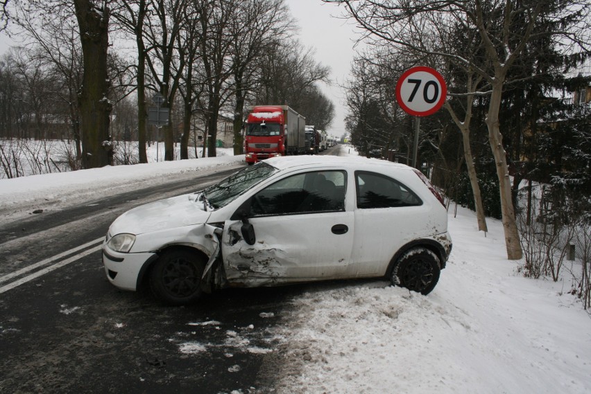 Wypadek w Łękach, pow. oświęcimski, na DW 948. 11 lutego...