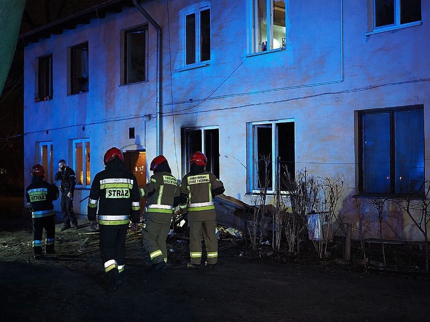 Pożar na ul. Północnej w Łodzi! Dwie osoby trafiły do szpitala. ZDJĘCIA