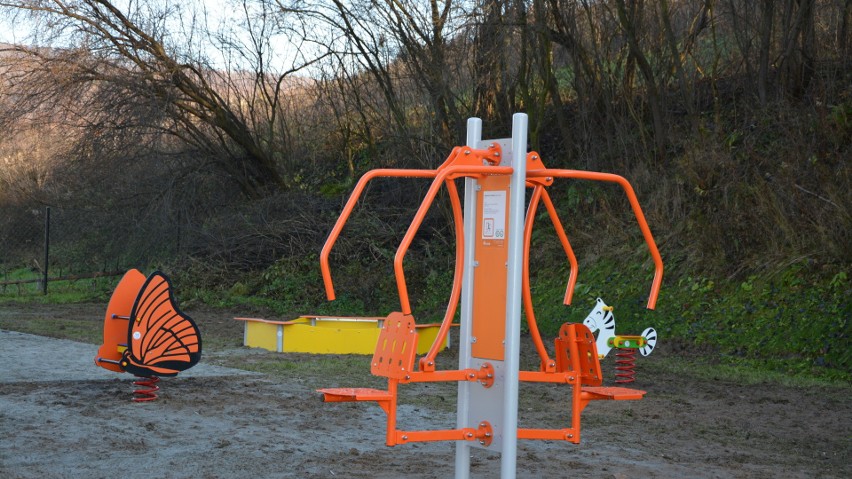 Kurów: Jest plac zabaw dla dzieci i siłownia dla dorosłych [ZDJĘCIA]