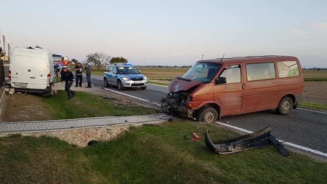 Wypadek dwóch busów w Tczowie pod Zwoleniem. Mercedes