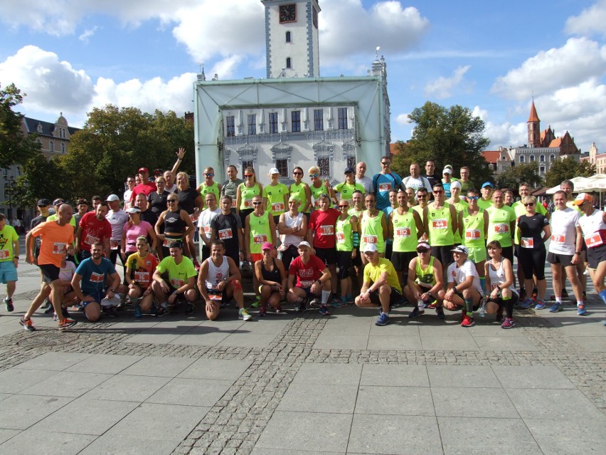 Pobiegli w półmaratonie z Chełmna do Świecia [zdjęcia]