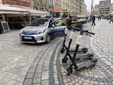 Duża akcja wrocławskiej straży miejskiej. Hulajnogi wyjechały na lawecie [ZDJĘCIA]