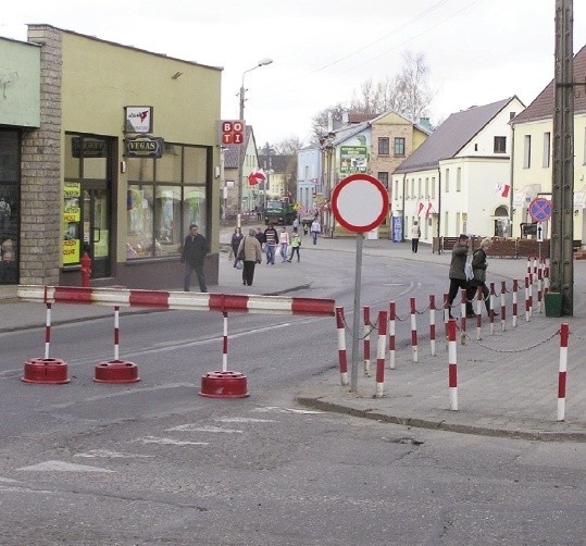 Zamknięty dla ruchu odcinek ulicy Wojska Polskiego w Bytowie.