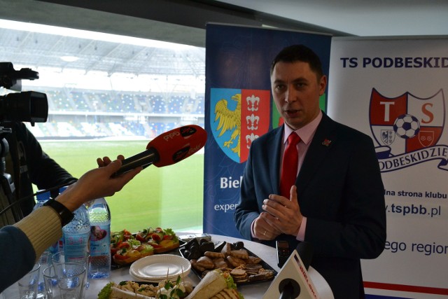 Tomasz Mikołajko spotkał się z mediami w loży VIP stadionu