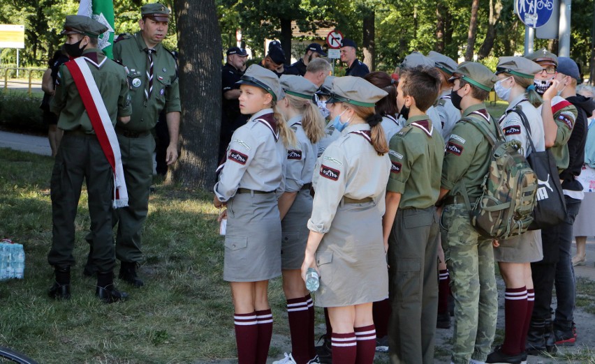 Mieszkańcy, władze, samorządowcy, młodzież szkolna - wszyscy...