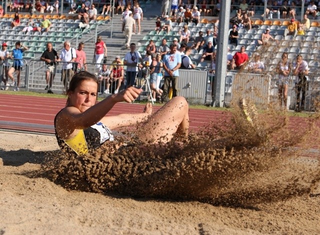 Karolina Krauczunas z SKLA Słupsk w skoku w dal osiągnęła 5.01 m, ale nie dało jej to przepustki do finału.