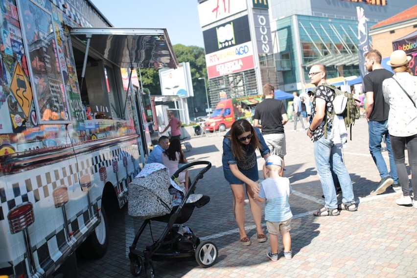 Street Food Polska Festival czyli zlot foodtrucków w Krakowie [ZDJĘCIA]