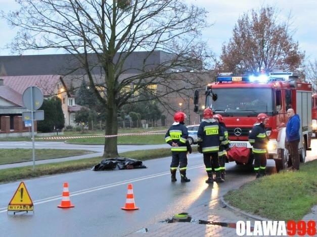 Jelcz-Laskowice: Wypadek na Oławskiej. Nie żyje starsza kobieta potrącona na pasach (ZDJĘCIA)
