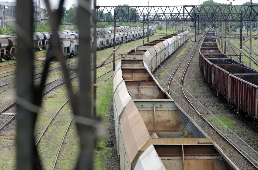 3050 zł 

pracownik biurowy w PKP, 42 lata pracy