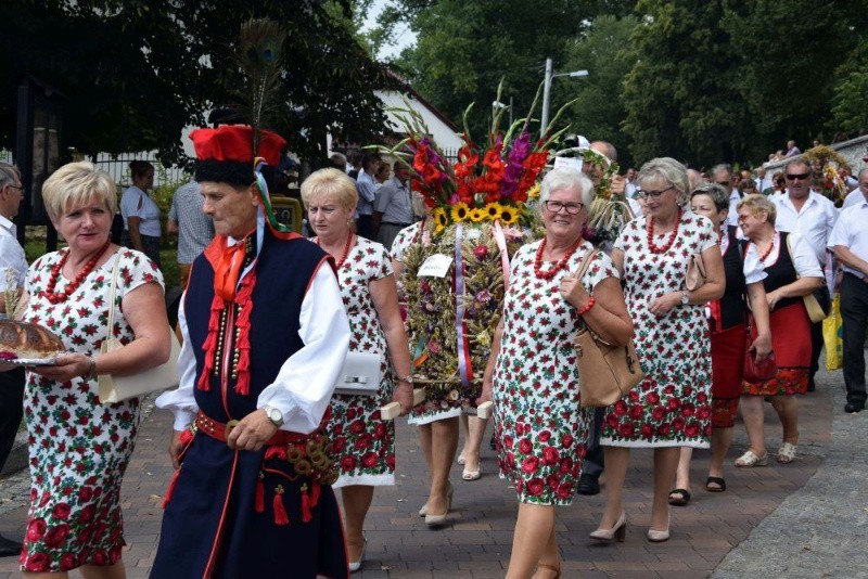 Bolechowice gościły gospodarzy z całej gminy. Podzielili dożynkowy chleb