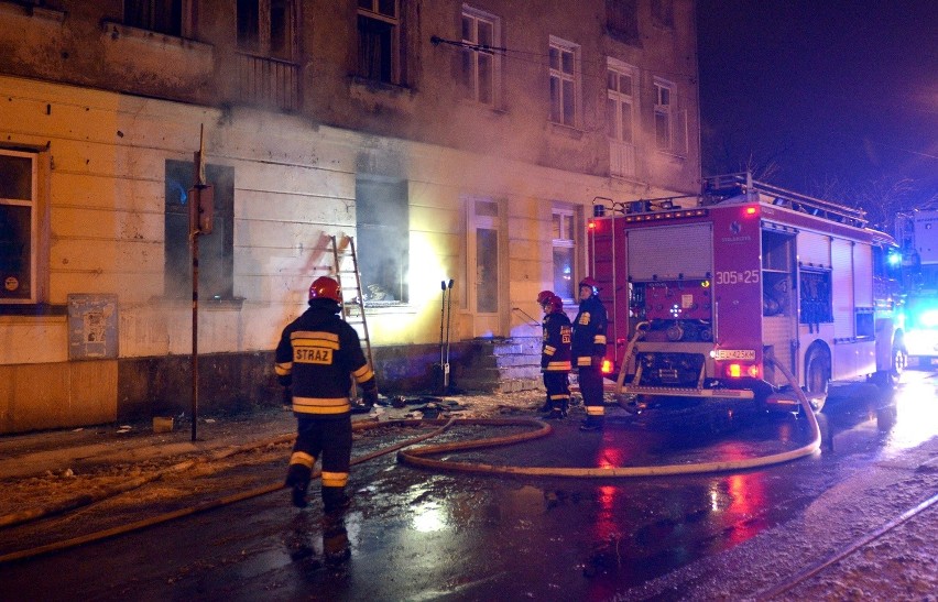 Pożar w kamienicy przy Kilińskiego - są ranni, kilkadziesiąt osób ewakuowanych