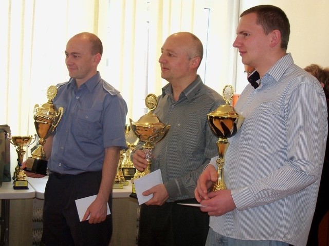 Zwycięzcy od lewej: Krzysztof Rozumek, Robert Tustanoraz Krzysztof Banasik.