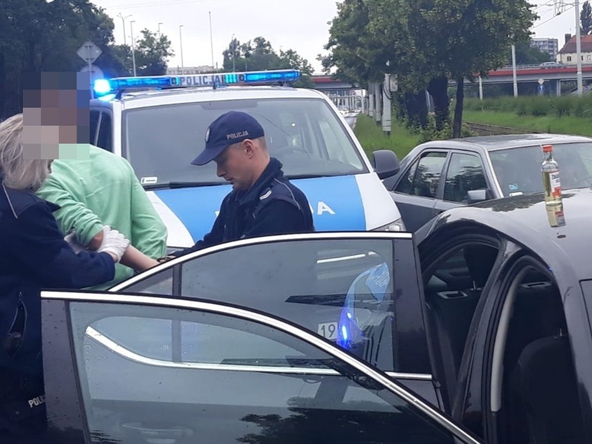 Pijany w sztok kierowca uciekał ulicami Wrocławia. Spowodował wypadek (ZDJĘCIA)