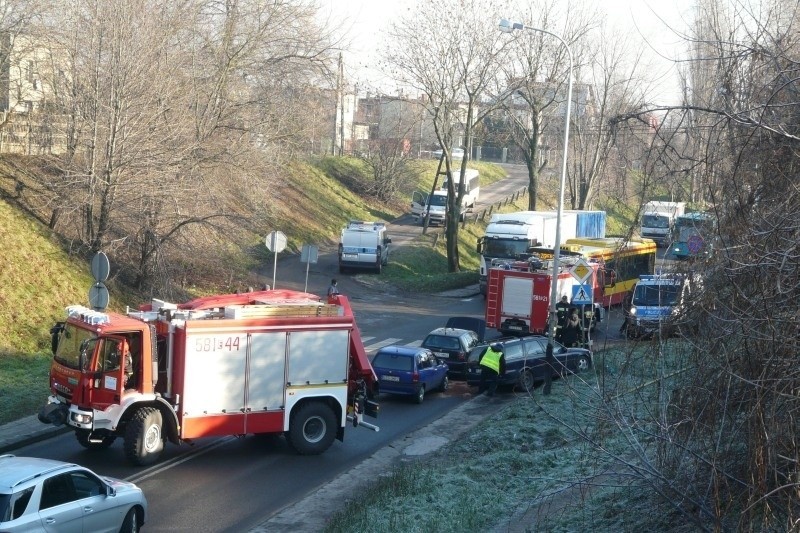 Groźny wypadek na Długiej w Zgierzu! [zdjęcia]