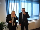 Dzień Jedności Kaszubów - burmistrz częstuje tabaką 