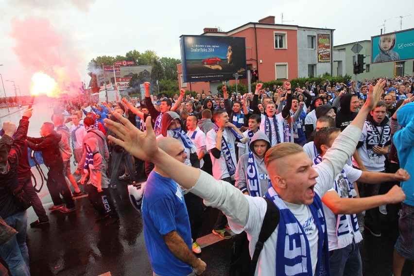 Przemarsz kibiców Lecha i Cracovii