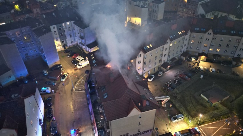 Pożar poddasza w budynku wielorodzinnym przy ulicy Batalionów Chłopskich w Lęborku