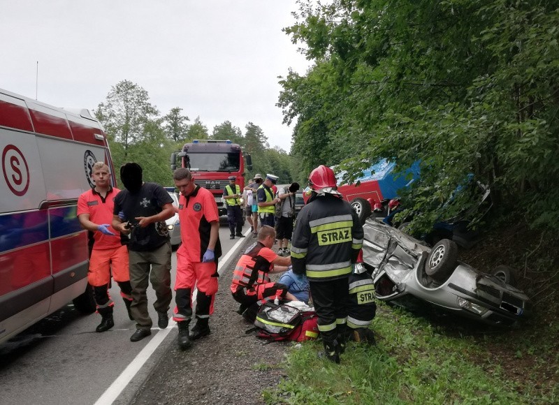 Gąski. Groźny wypadek. Fiat uderzył w skodę (zdjęcia)