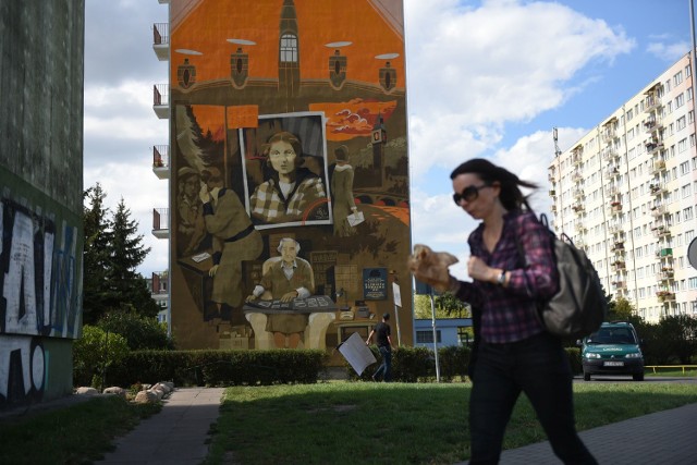Rok temu w Toruniu, przy ul. Gagarina odsłonięto mural poświęcony gen. Elżbiecie Zawackiej, „cichociemnej” z AK.