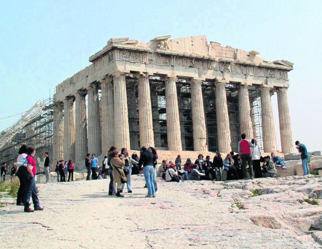 Jeżeli biuro podróży ma w swojej ofercie fakultatywne zwiedzanie Akropolu, musi ten punkt wypełnić